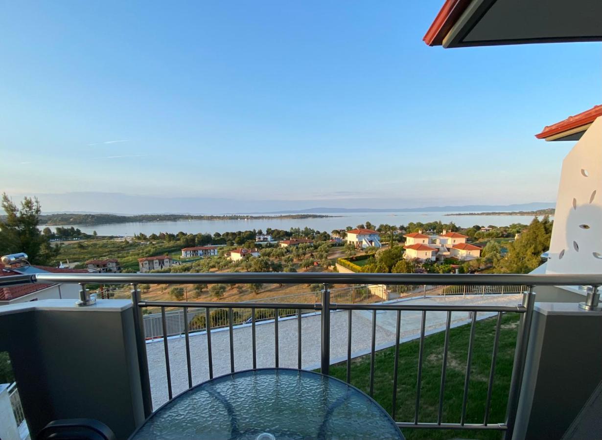 Thea Luxury Apartments Вурвуру Екстериор снимка