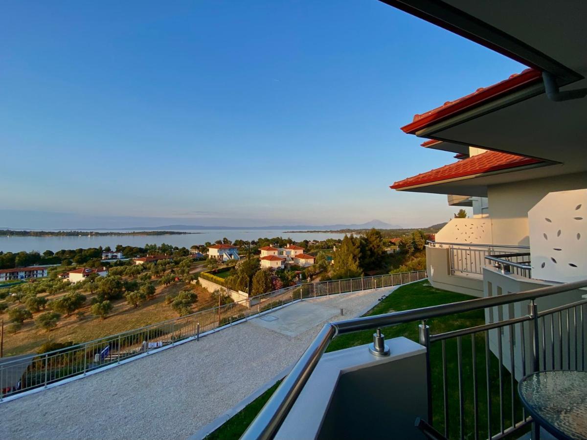 Thea Luxury Apartments Вурвуру Екстериор снимка