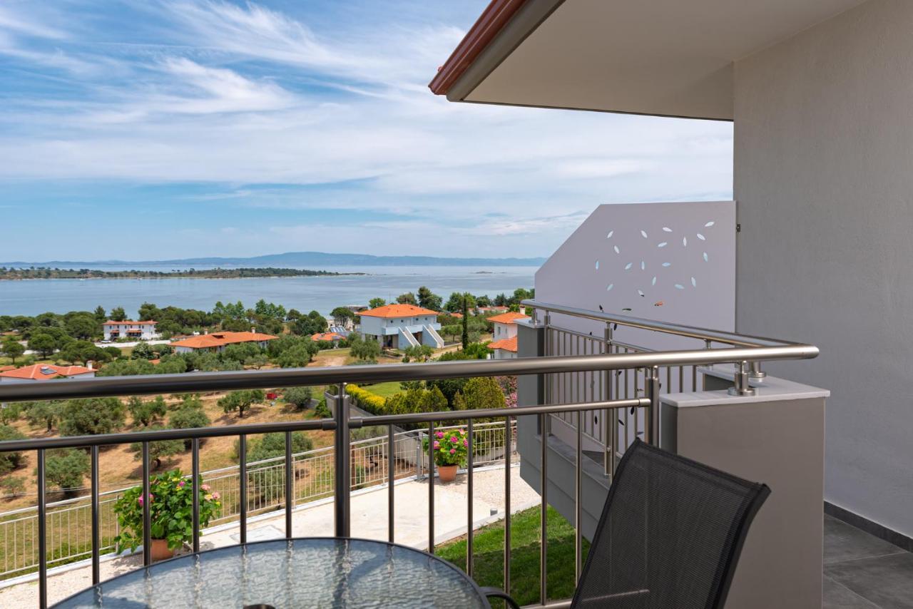 Thea Luxury Apartments Вурвуру Екстериор снимка