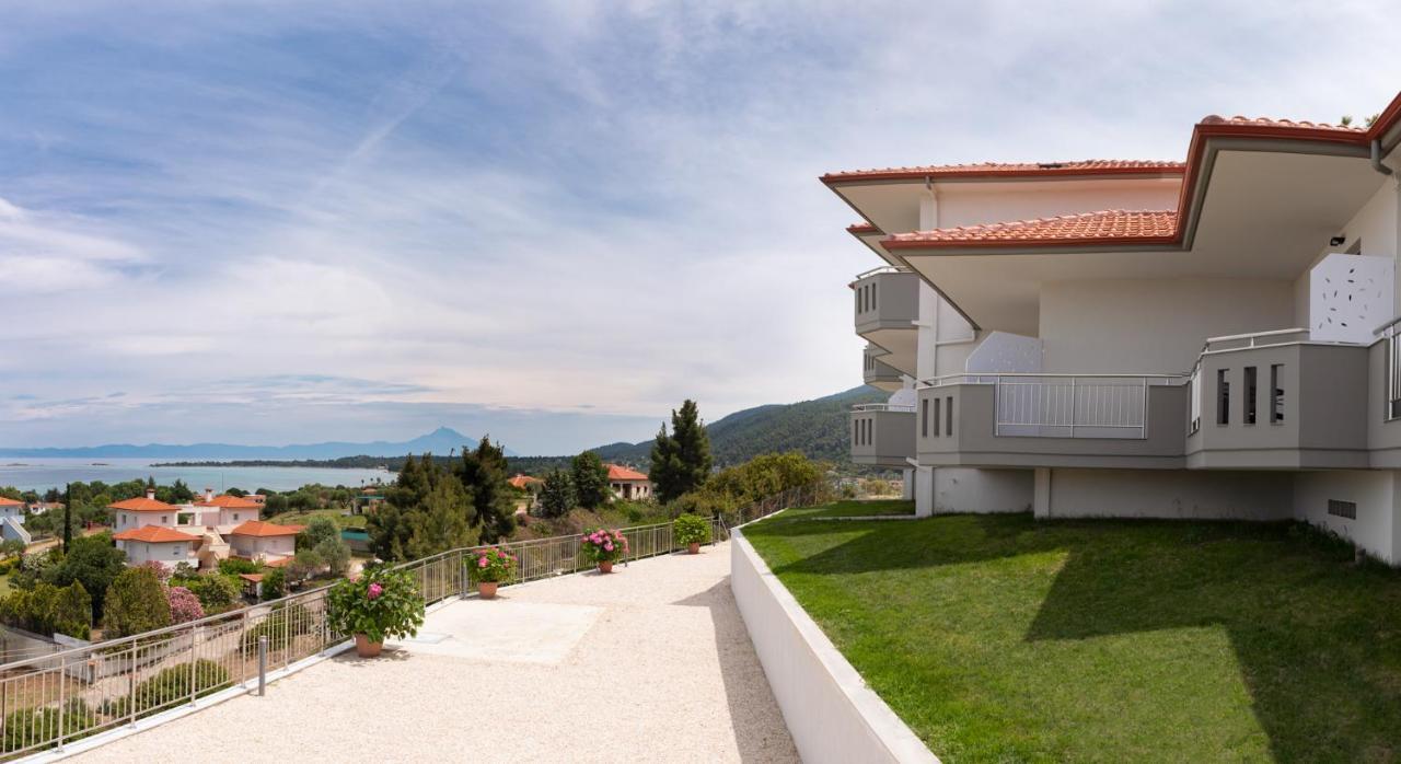Thea Luxury Apartments Вурвуру Екстериор снимка